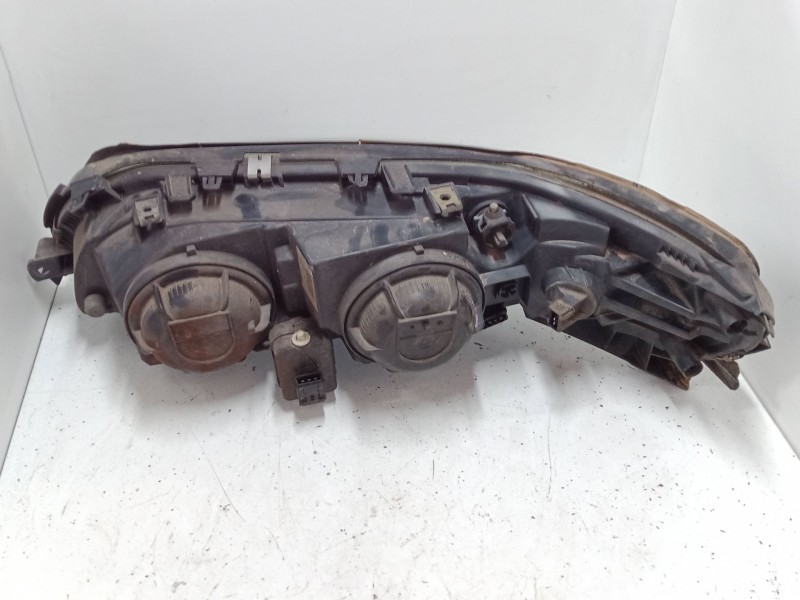 Recambio de faro derecho para volvo v70 ii (285) 2.4 referencia OEM IAM 8620687  89004806