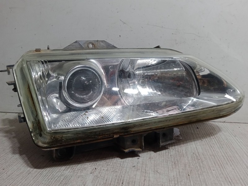 Recambio de faro derecho xenon para renault espace i (j11_) 2.0 (j/s112) referencia OEM IAM   