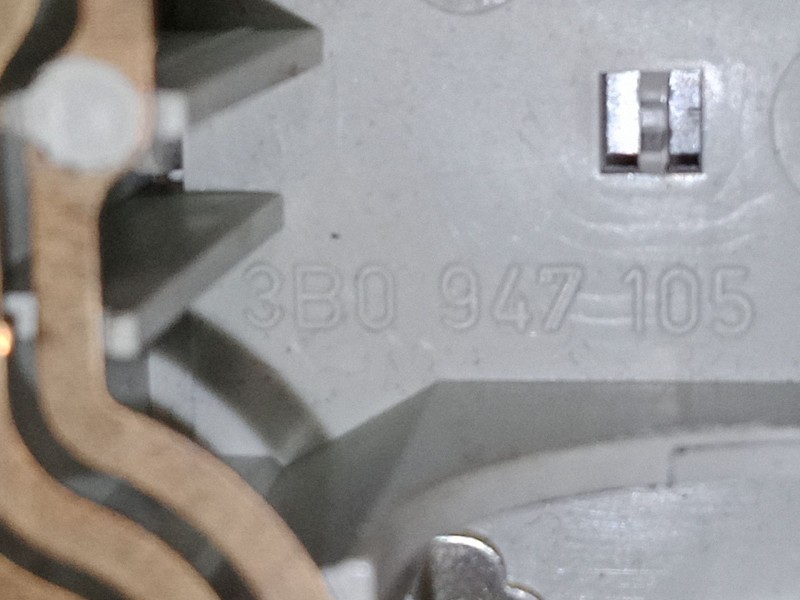 Recambio de luz interior delantera para skoda fabia i (6y2) 1.9 tdi referencia OEM IAM 3B0947105C  