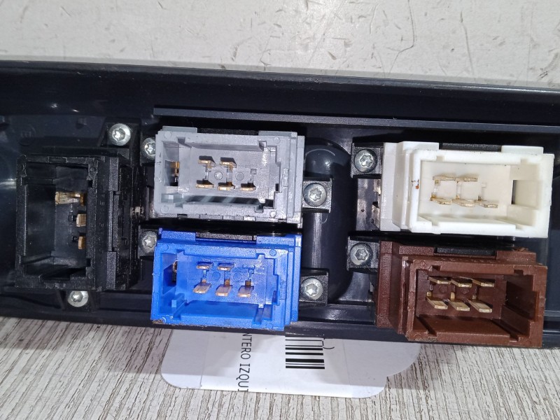 Recambio de mando elevalunas delantero izquierdo para renault espace i (j11_) 2.0 (j/s112) referencia OEM IAM   