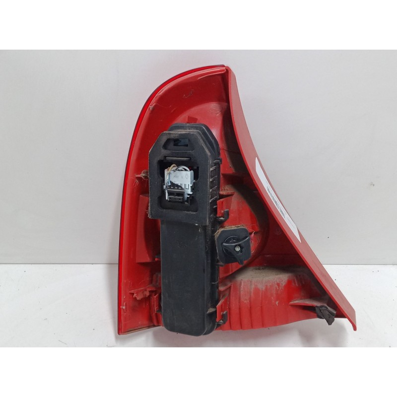 Recambio de piloto trasero derecho para renault clio ii (bb_, cb_) 1.5 dci (b/cb07) referencia OEM IAM   