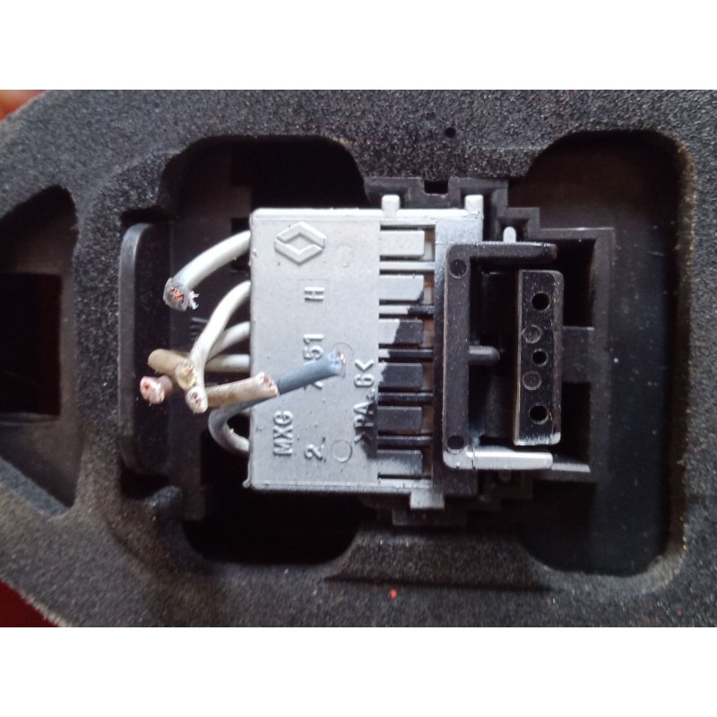 Recambio de piloto trasero derecho para renault clio ii (bb_, cb_) 1.5 dci (b/cb07) referencia OEM IAM   