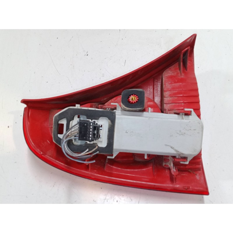 Recambio de piloto trasero derecho para renault clio ii (bb_, cb_) 1.5 dci (b/cb07) referencia OEM IAM   