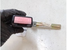 Recambio de anclaje cinturon trasero izquierdo para renault clio ii (bb_, cb_) 1.5 dci (b/cb07) referencia OEM IAM    2
