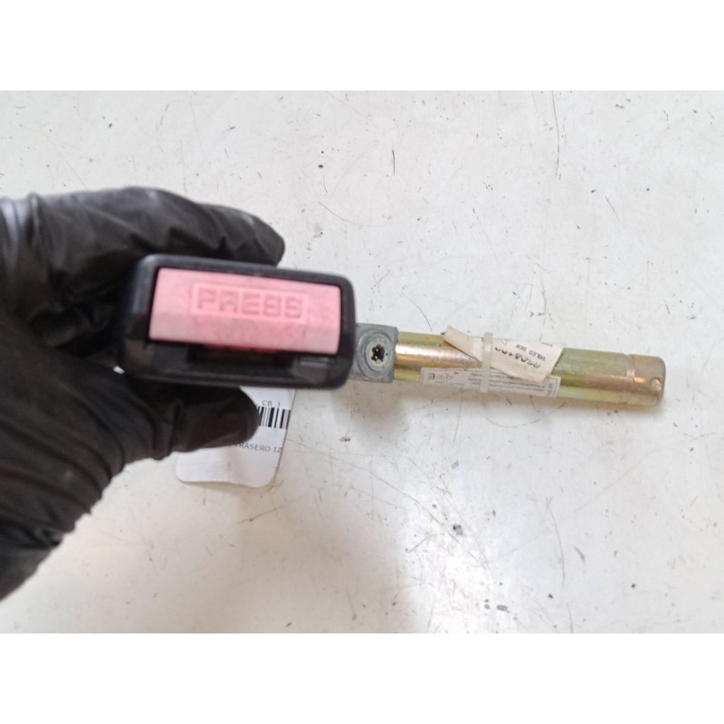 Recambio de anclaje cinturon trasero izquierdo para renault clio ii (bb_, cb_) 1.5 dci (b/cb07) referencia OEM IAM   