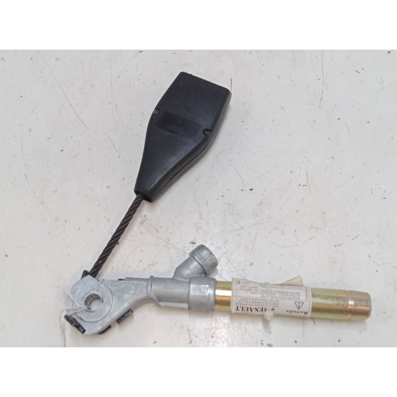 Recambio de anclaje cinturon trasero izquierdo para renault clio ii (bb_, cb_) 1.5 dci (b/cb07) referencia OEM IAM   