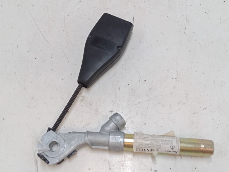 Recambio de anclaje cinturon trasero izquierdo para renault clio ii (bb_, cb_) 1.5 dci (b/cb07) referencia OEM IAM   