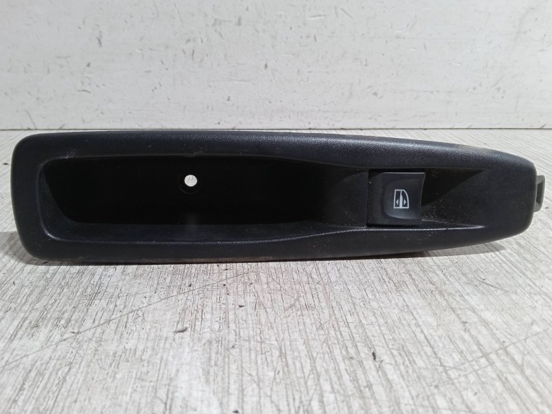Recambio de mando elevalunas trasero derecho para renault captur i (j5_, h5_) 1.2 tce 120 referencia OEM IAM   