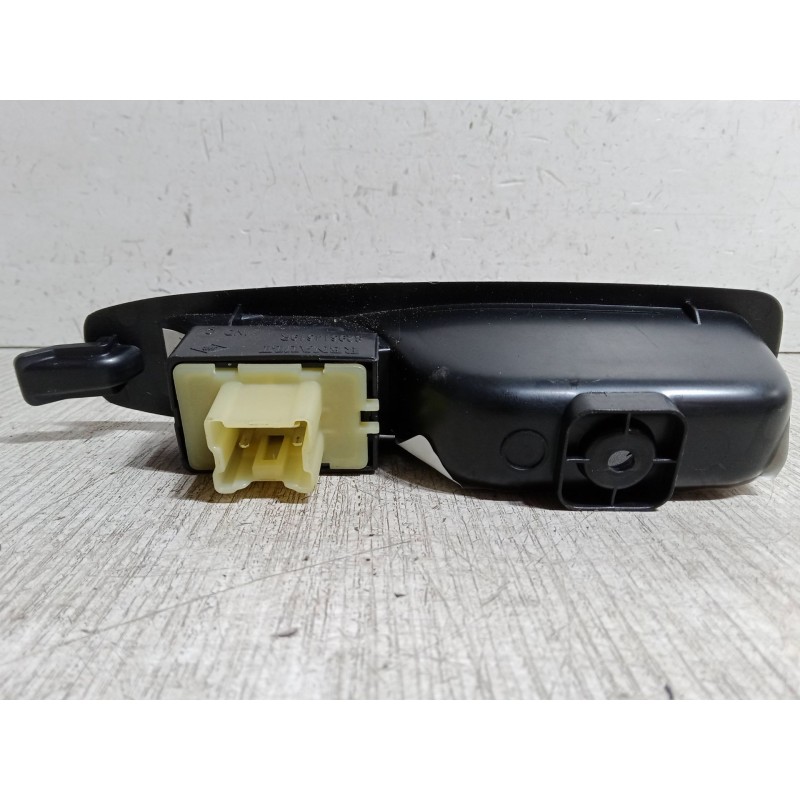 Recambio de mando elevalunas trasero derecho para renault captur i (j5_, h5_) 1.2 tce 120 referencia OEM IAM   