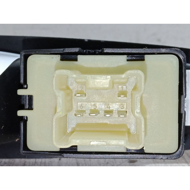 Recambio de mando elevalunas trasero derecho para renault captur i (j5_, h5_) 1.2 tce 120 referencia OEM IAM   