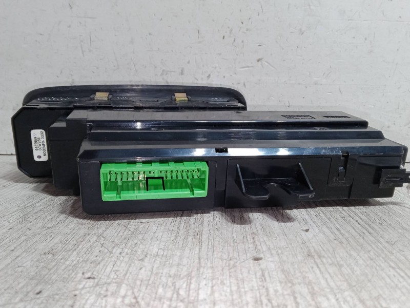 Recambio de mando elevalunas delantero izquierdo para volvo v70 ii (285) 2.4 referencia OEM IAM   