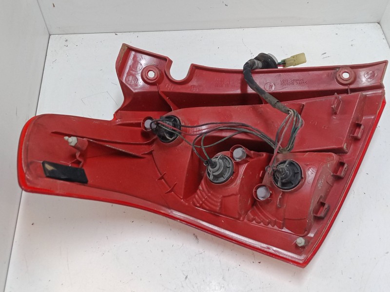 Recambio de piloto trasero derecho para suzuki swift iii (mz, ez) 1.3 ddis (rs 413d) referencia OEM IAM   