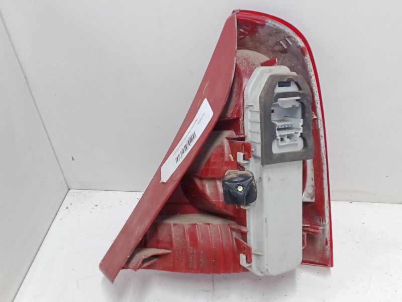 Recambio de piloto trasero izquierdo para renault clio ii (bb_, cb_) 1.2 (bb0a, bb0f, bb10, bb1k, bb28, bb2d, bb2h, cb0a,... ref