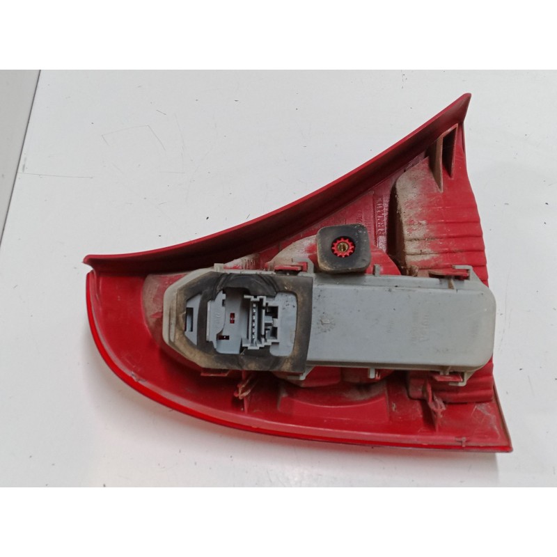 Recambio de piloto trasero derecho para renault clio ii (bb_, cb_) 1.2 (bb0a, bb0f, bb10, bb1k, bb28, bb2d, bb2h, cb0a,... refer