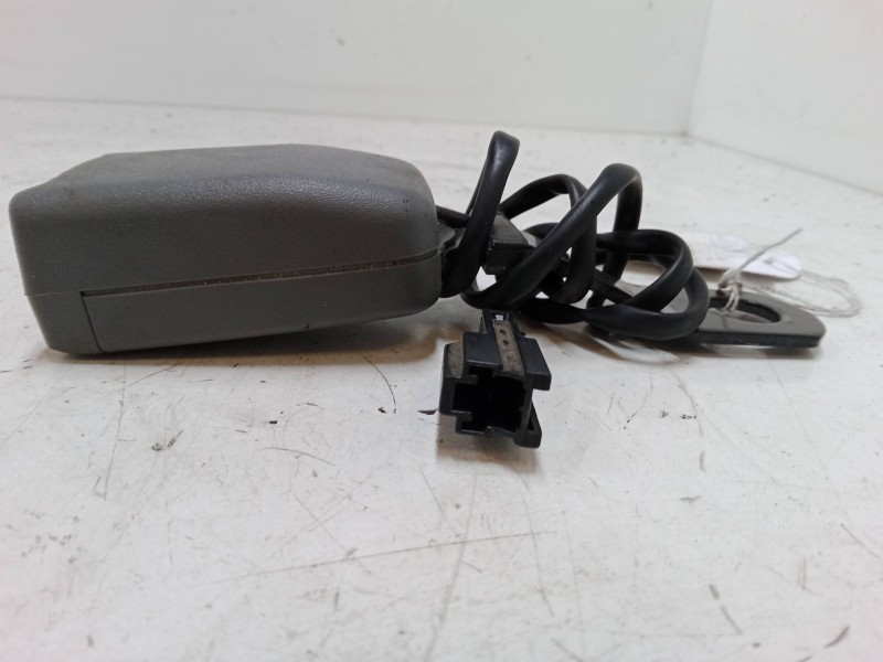 Recambio de anclaje cinturon delantero izquierdo para chevrolet lacetti (j200) 1.4 16v referencia OEM IAM   