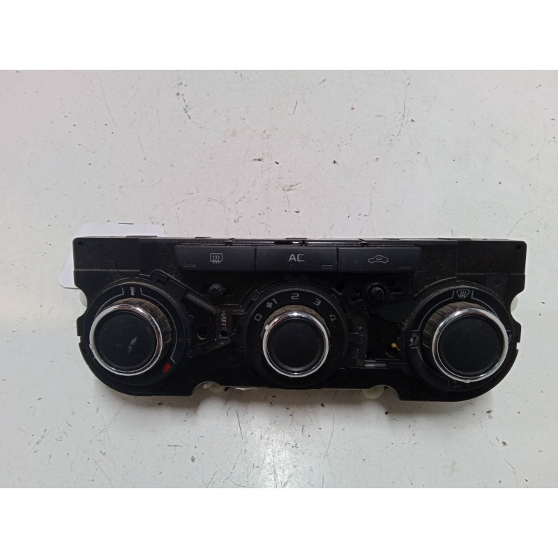 Recambio de mando climatizador para skoda octavia ii (1z3) 1.6 tdi referencia OEM IAM K0075HB00975240 SW0401 3T0820047RWHS
