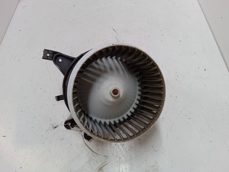 Recambio de motor calefaccion para fiat 500l (351_, 352_) 1.6 d multijet (199lye1b) referencia OEM IAM   