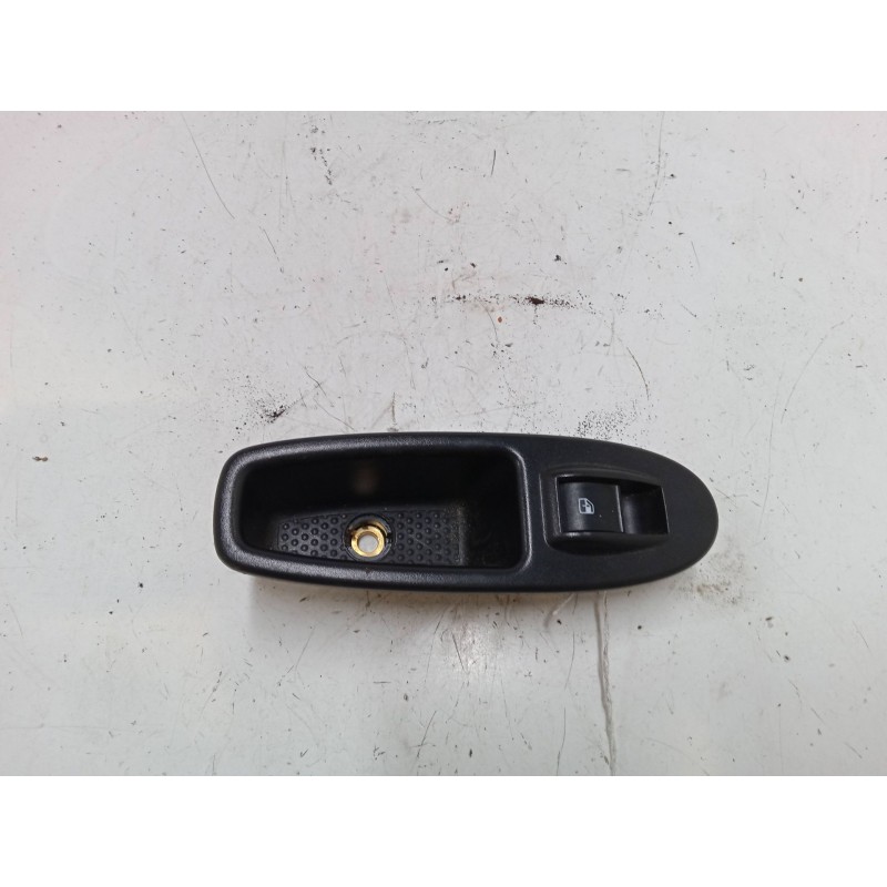 Recambio de mando elevalunas trasero derecho para fiat 500l (351_, 352_) 1.6 d multijet (199lye1b) referencia OEM IAM   