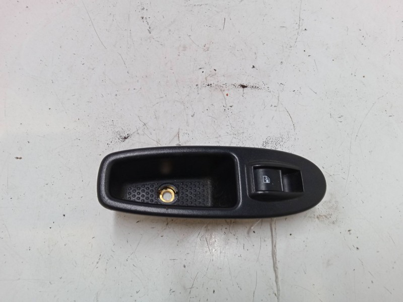 Recambio de mando elevalunas trasero derecho para fiat 500l (351_, 352_) 1.6 d multijet (199lye1b) referencia OEM IAM   