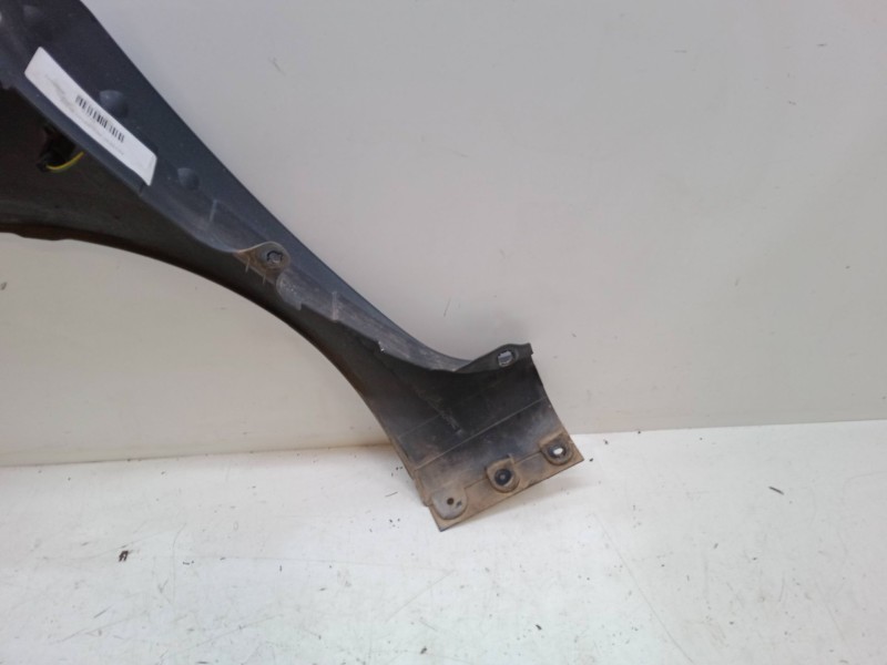 Recambio de aleta delantera derecha para peugeot 307 sw (3h) 2.0 16v referencia OEM IAM   