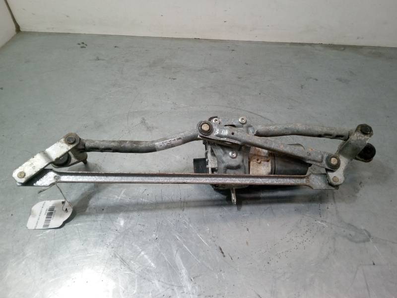 MOTOR LIMPIA DELANTERO 0390241911 