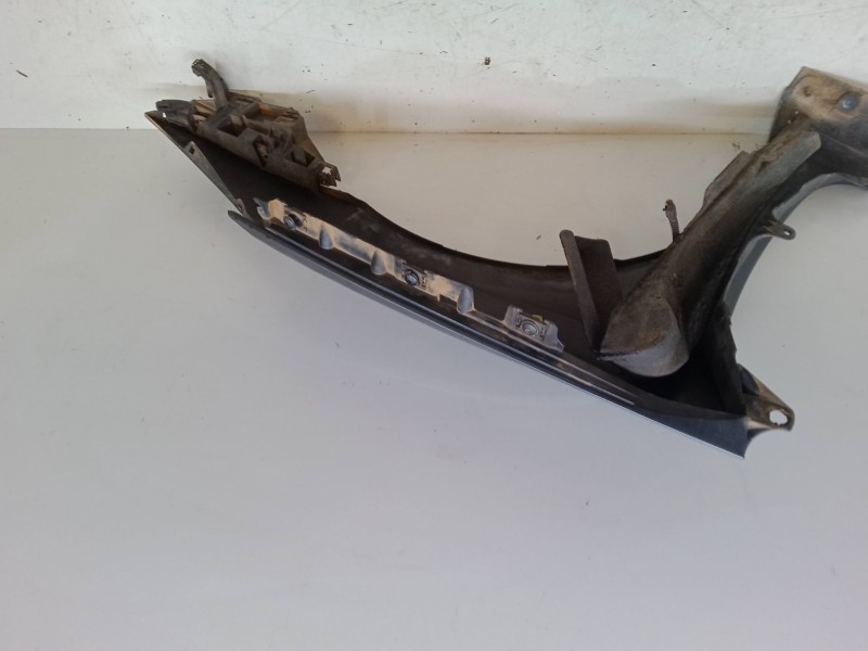 Recambio de aleta delantera izquierda para peugeot 307 sw (3h) 2.0 16v referencia OEM IAM   