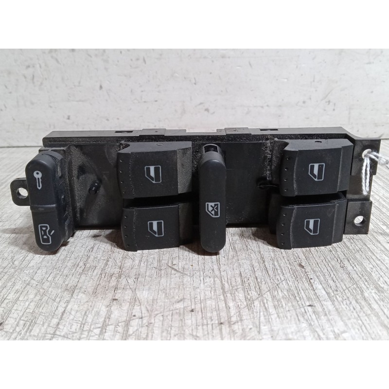 Recambio de mando elevalunas delantero izquierdo para volkswagen golf iv (1j1) 1.9 tdi referencia OEM IAM   