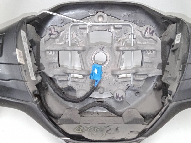 Recambio de volante multifincion para peugeot 2008 i (cu_) 1.2 vti referencia OEM IAM   