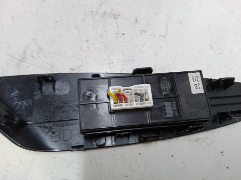 Recambio de mando elevalunas delantero derecho para nissan leaf (ze0) electric referencia OEM IAM   