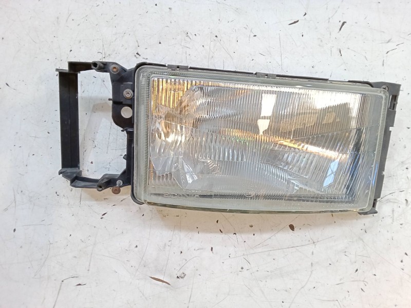 Recambio de faro derecho para scania scania p p 94gb 6x2 referencia OEM IAM   
