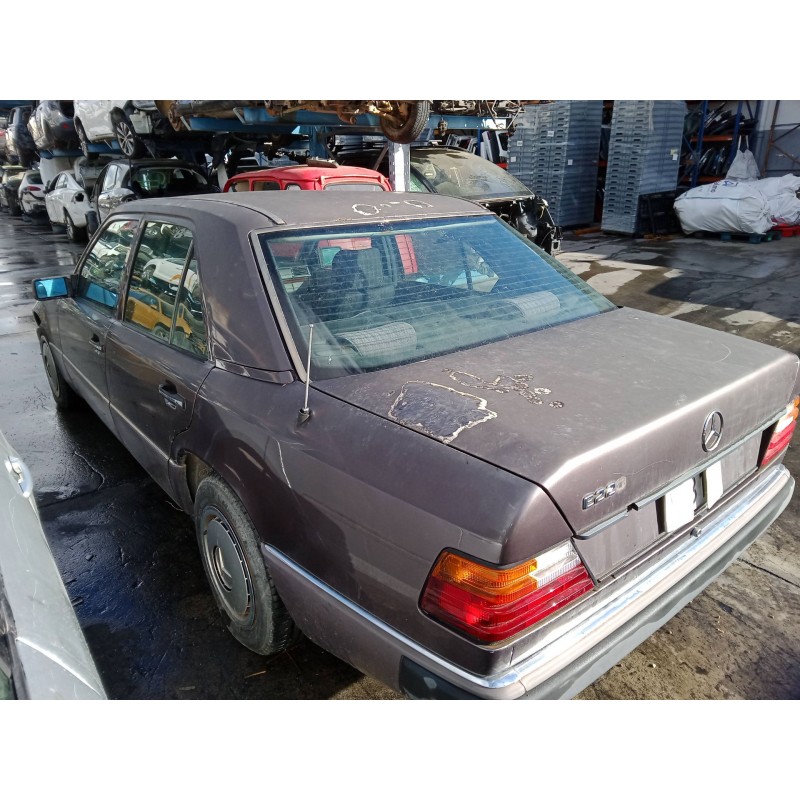 mercedes-benz 124 sedán (w124) del año 1992