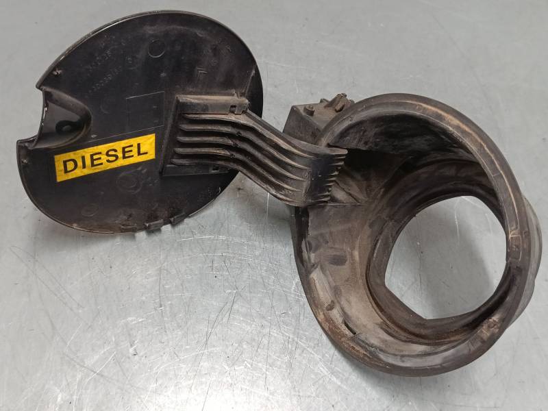 TAPA EXTERIOR COMBUSTIBLE 