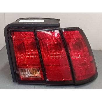 PILOTO TRASERO DERECHO XR3313B504 