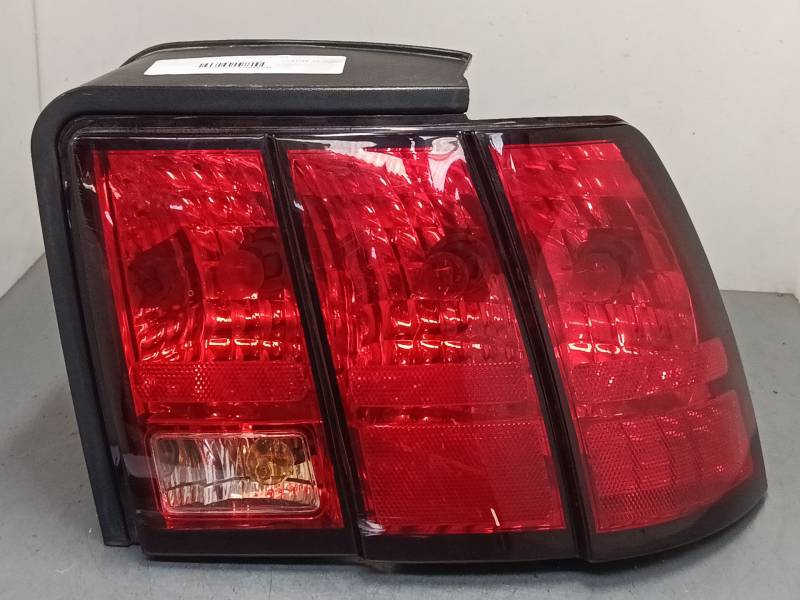 PILOTO TRASERO DERECHO XR3313B504 