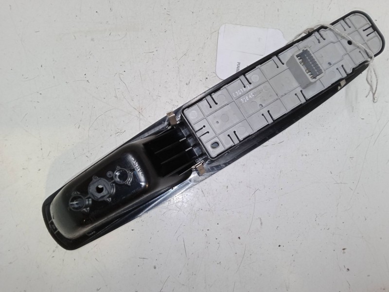 Recambio de mando elevalunas delantero izquierdo para renault megane iii hatchback (bz0/1_, b3_) 1.2 tce (bz2b, bz11) referencia