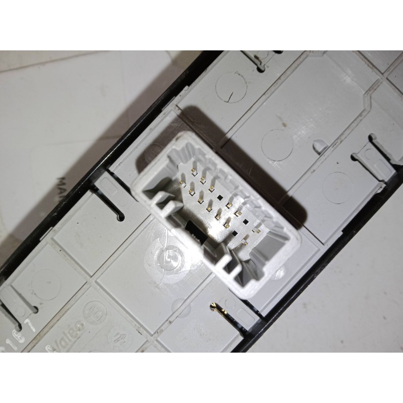 Recambio de mando elevalunas delantero izquierdo para renault megane iii hatchback (bz0/1_, b3_) 1.2 tce (bz2b, bz11) referencia
