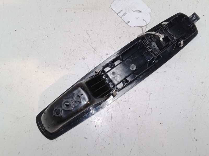 Recambio de mando elevalunas delantero derecho para renault megane iii hatchback (bz0/1_, b3_) 1.2 tce (bz2b, bz11) referencia O