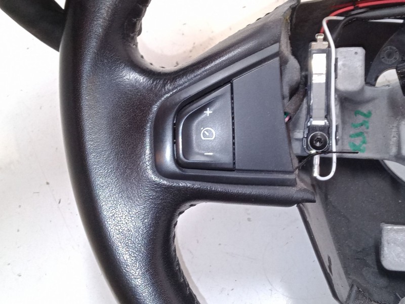 Recambio de volante multifincion para renault megane iii hatchback (bz0/1_, b3_) 1.2 tce (bz2b, bz11) referencia OEM IAM   
