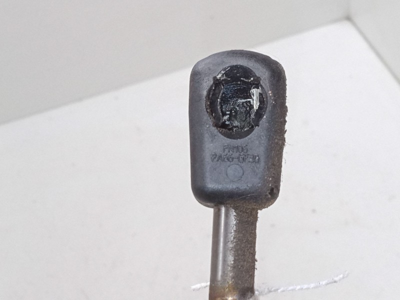 Recambio de amortiguadores capo para renault megane iii hatchback (bz0/1_, b3_) 1.2 tce (bz2b, bz11) referencia OEM IAM   