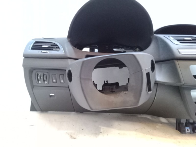 Recambio de salpicadero para renault megane iii hatchback (bz0/1_, b3_) 1.2 tce (bz2b, bz11) referencia OEM IAM   