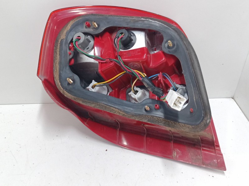 Recambio de piloto trasero izquierdo para daewoo nubira sedán (j200) 1.8 referencia OEM IAM 0311001929  