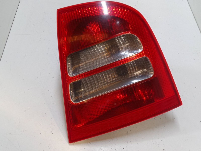 Recambio de piloto trasero derecho para skoda octavia i (1u2) 1.9 tdi referencia OEM IAM TK236528  