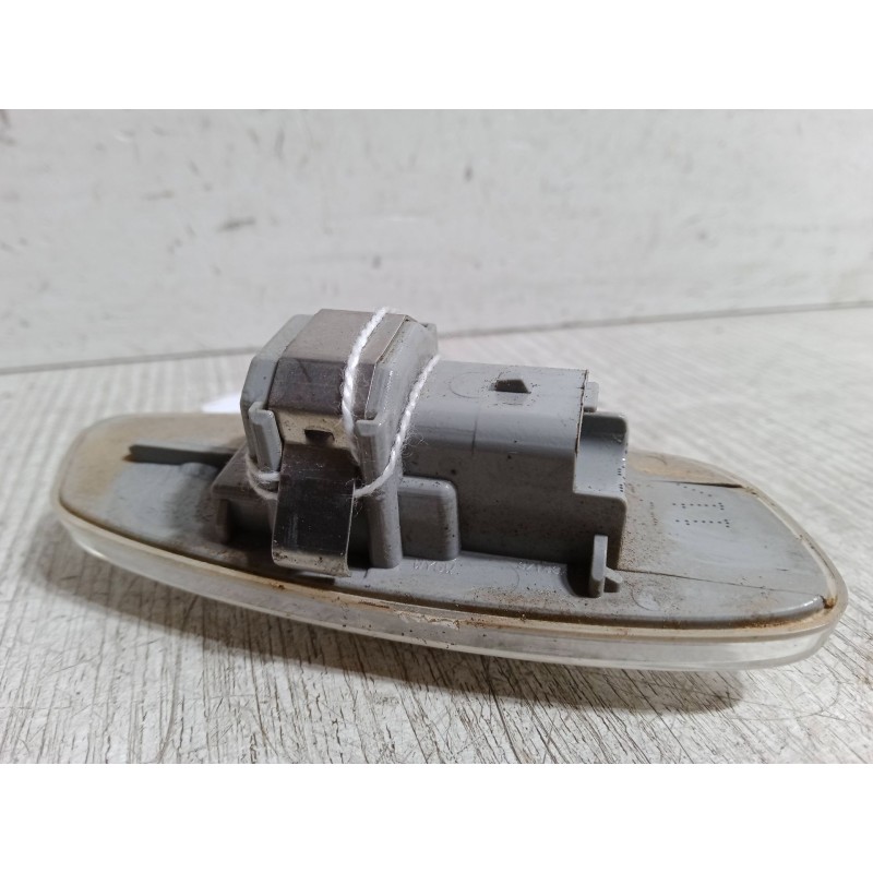 Recambio de intermitente lateral izquierdo para peugeot 207/207+ (wa_, wc_) 1.4 16v referencia OEM IAM ELDELRETROVISOR  