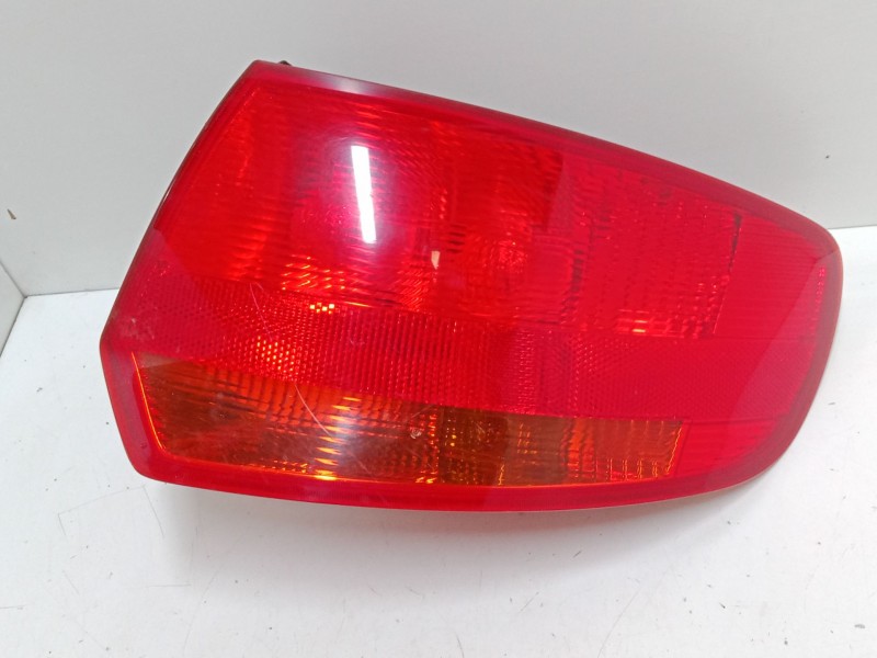 Recambio de piloto trasero derecho para audi a3 (8p1) 1.8 tfsi referencia OEM IAM    Recambio de piloto trasero derecho para audi a3 (8p1) 1.8 tfsi referencia OEM IAM