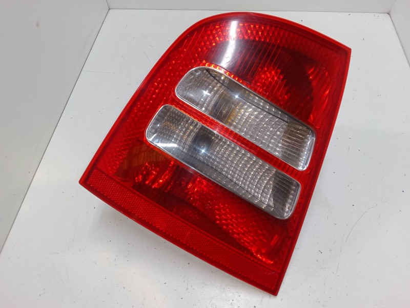 Recambio de piloto trasero izquierdo para skoda octavia i (1u2) 1.9 tdi referencia OEM IAM TK236528  