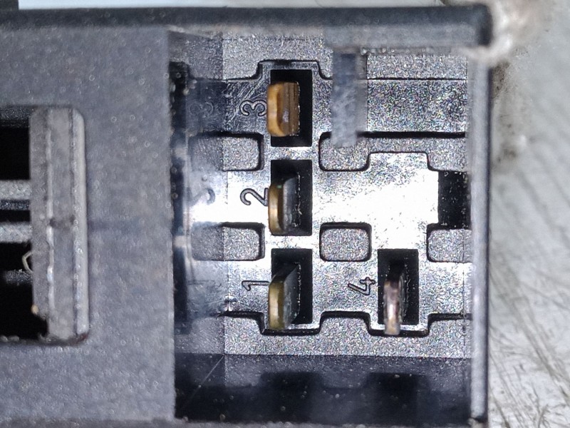 Recambio de mando elevalunas trasero izquierdo para seat toledo ii (1m2) 2.3 v5 referencia OEM IAM   