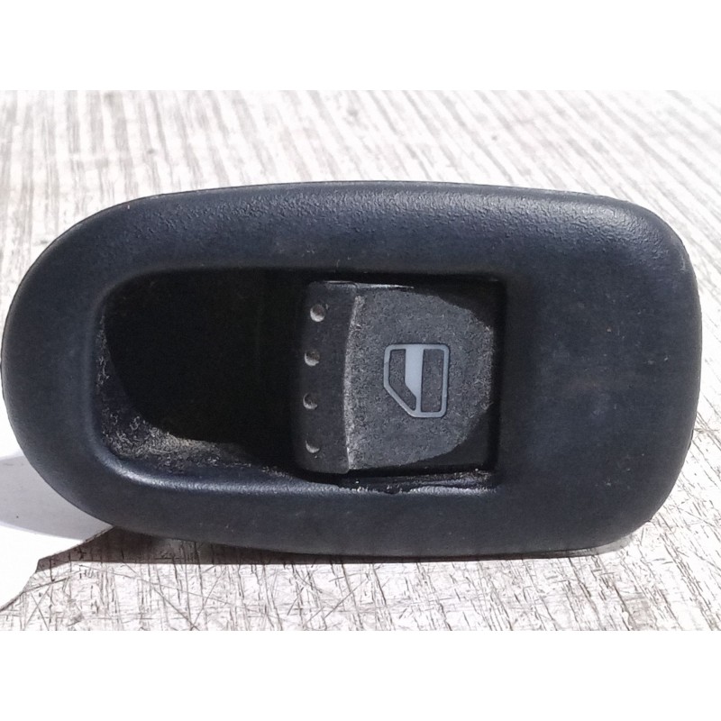 Recambio de mando elevalunas trasero derecho para seat toledo ii (1m2) 2.3 v5 referencia OEM IAM   