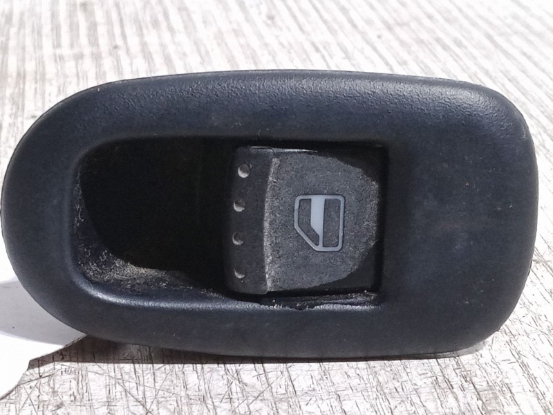 Recambio de mando elevalunas trasero derecho para seat toledo ii (1m2) 2.3 v5 referencia OEM IAM   