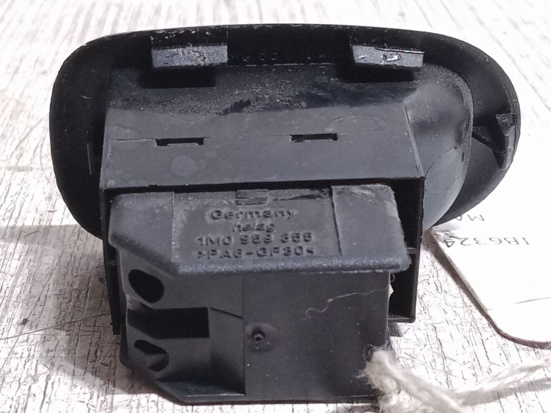 Recambio de mando elevalunas trasero derecho para seat toledo ii (1m2) 2.3 v5 referencia OEM IAM   
