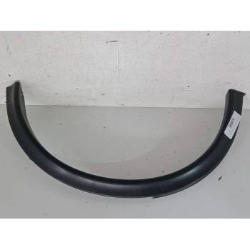 MOLDURA PASO RUEDA TRASERO DERECHO 